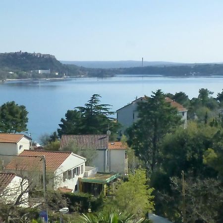 Apartments Vila Lavanda Omišalj Buitenkant foto