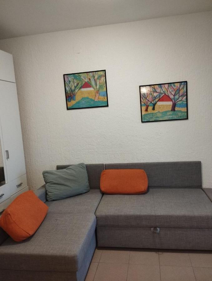 Apartments Vila Lavanda Omišalj Buitenkant foto
