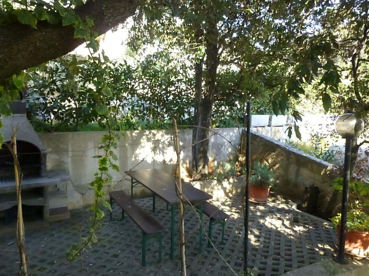 Apartments Vila Lavanda Omišalj Buitenkant foto