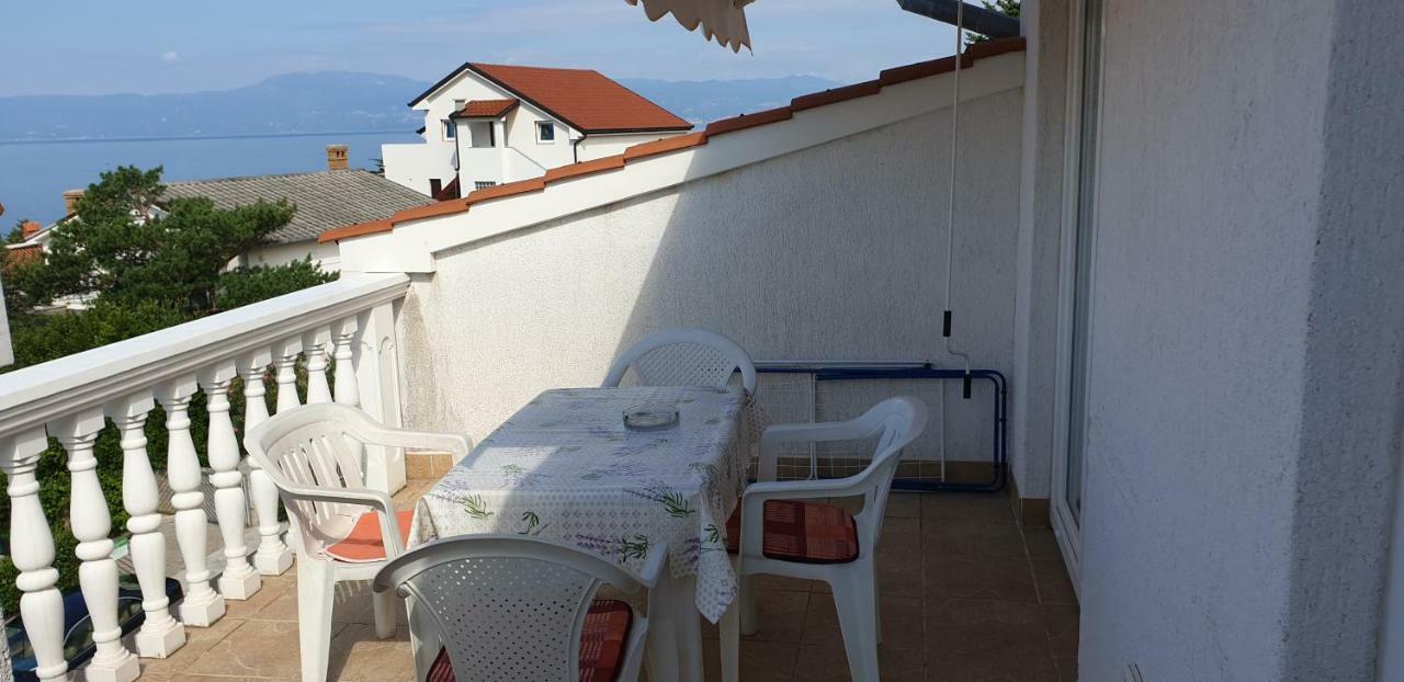Apartments Vila Lavanda Omišalj Buitenkant foto